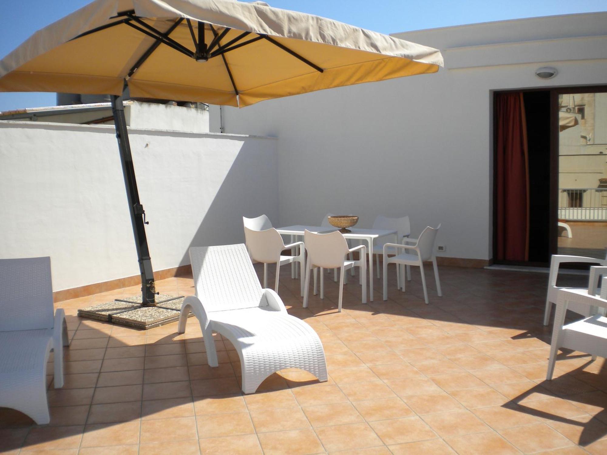 Palazzo Ossuna Trapani Exterior foto